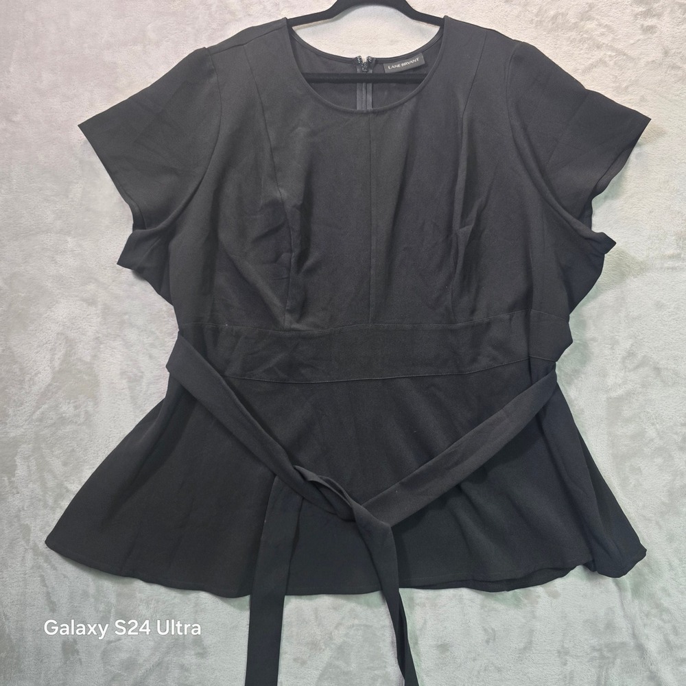 Lane Bryant Black Short Sleeve Peplum Top Size 28 Crew Neck Back Zip Stretch